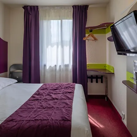 Logis Noemys Pont De L'etoile Hotel