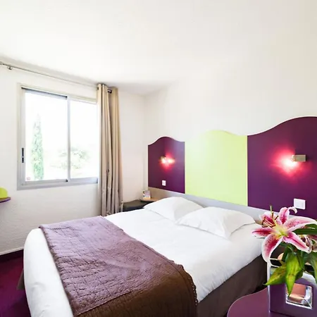 Hotel Logis Noemys Pont De L'etoile 3*